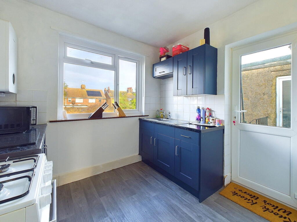 Apartment in Worthing, West Sussex - View 4