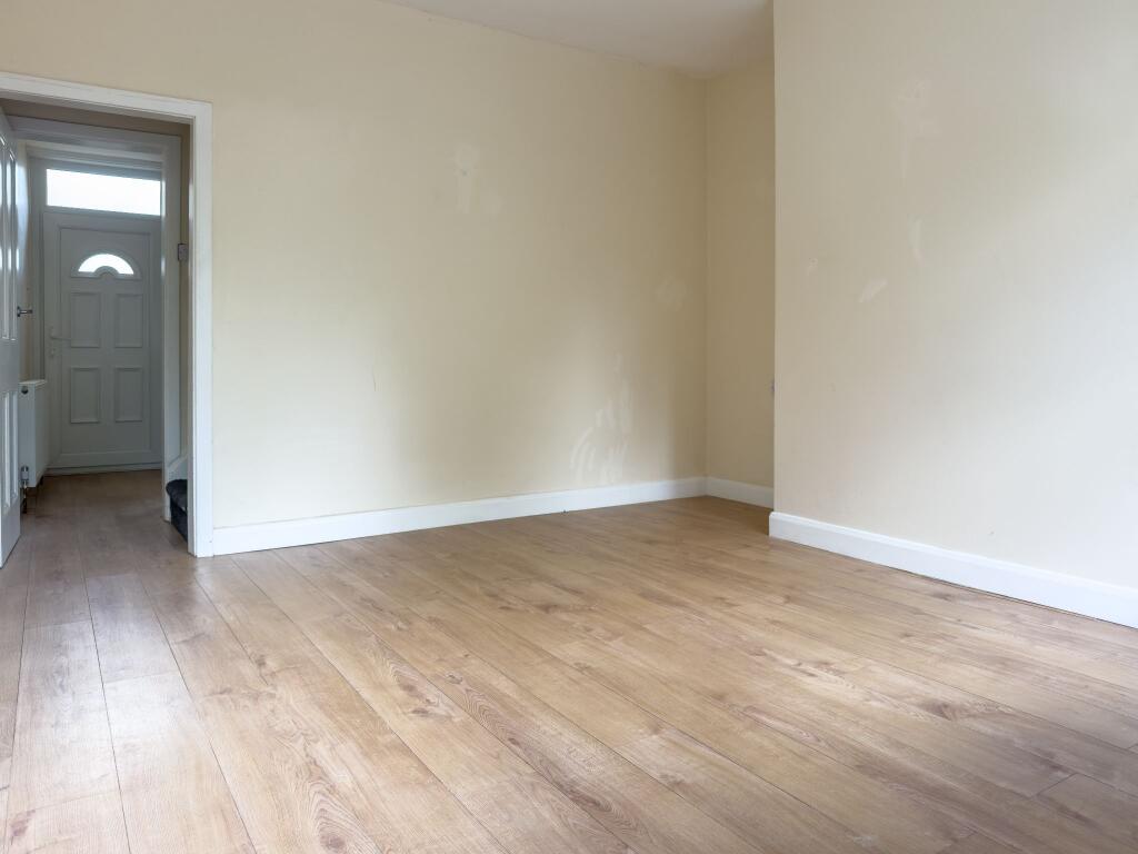 Harley Place, Rastrick, HD6 3AF photo 3