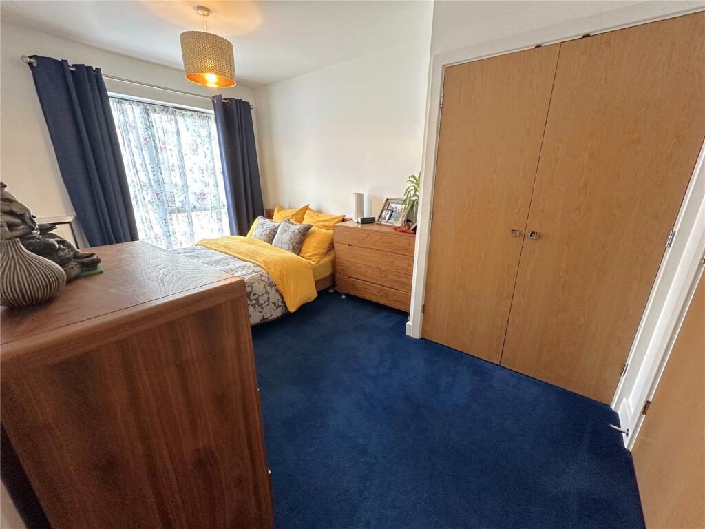 House in Eastbourne, Langney Point, Sovereign Harbour - More