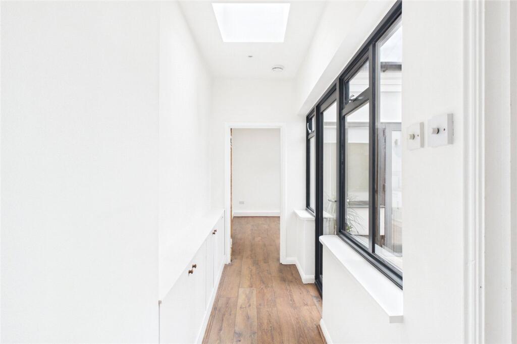 Apartment in London - View 4