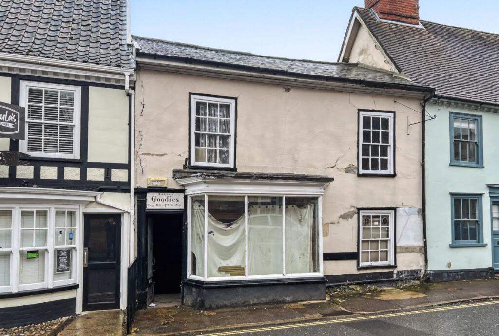 Main image of property: 6 London Road, Halesworth, Suffolk, IP19 8LW