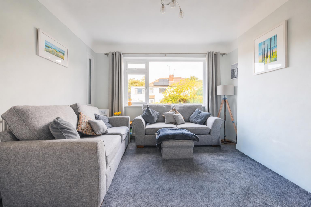 House in Neston, Little Neston - More
