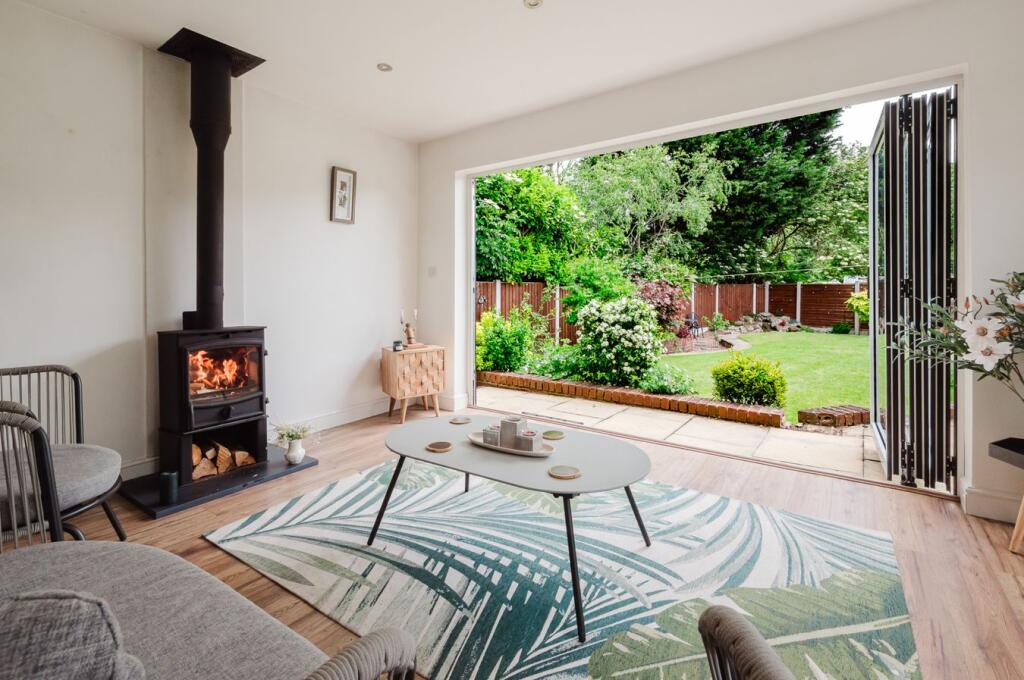 Derwent Close, Partington, Manchester, M31 photo 2