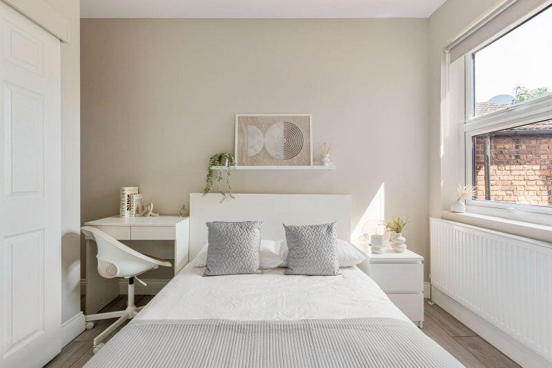 Main image of property: Room 4 21 Grant Road