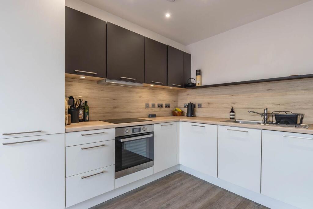 Apartment in Birmingham, West Midlands - View 2