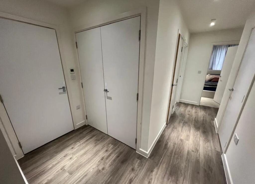 Apartment in London - More