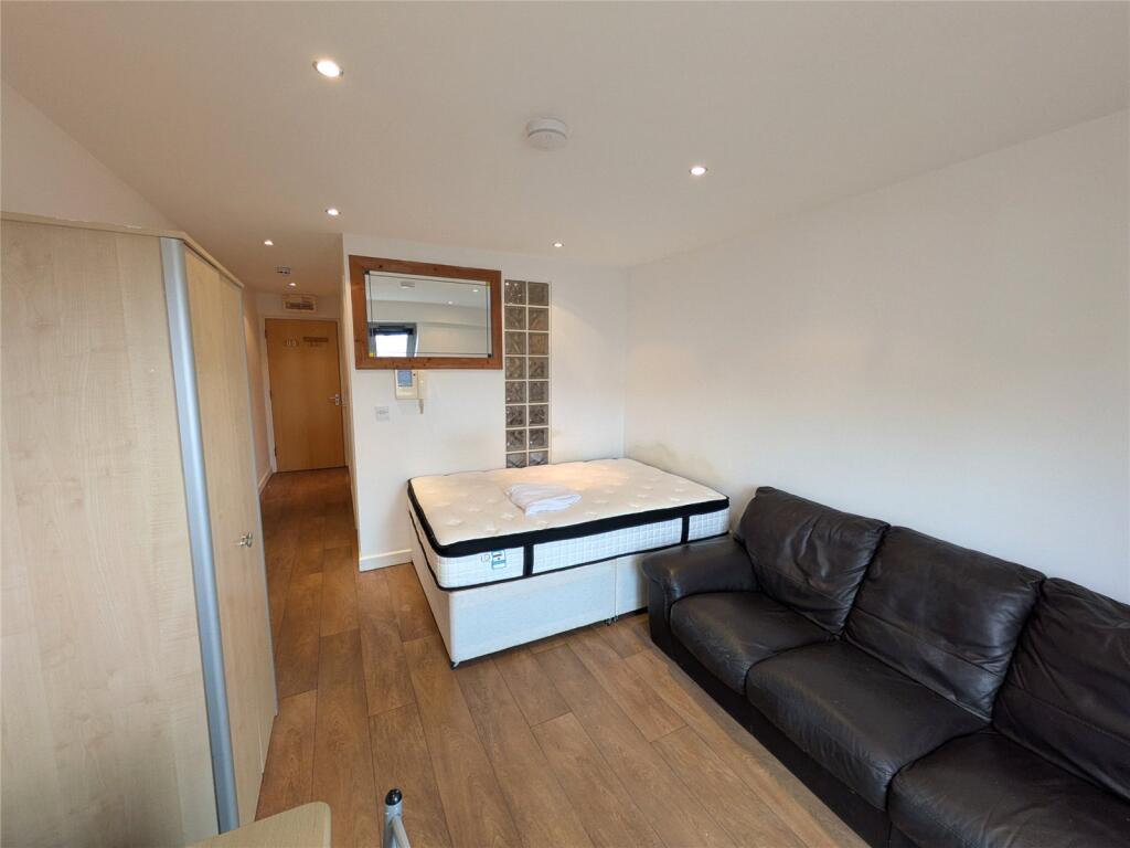 Apartment in Plymouth, Greenbank - View 5