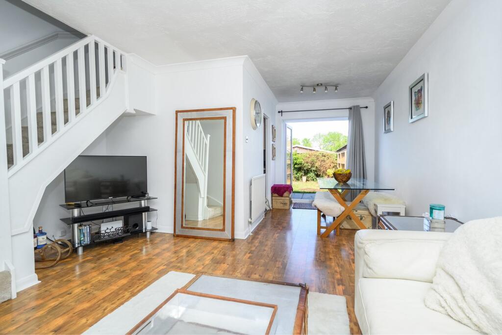 Armstrong Close, Walton-on-Thames, KT12 – pohled 4