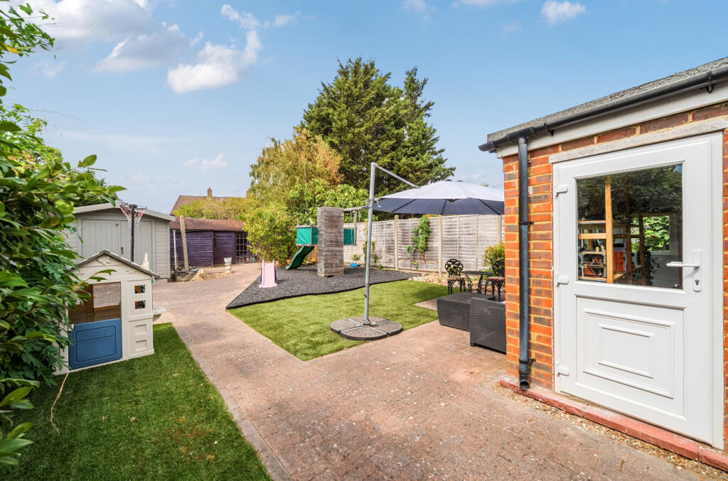 House in Guildford, Surrey - More