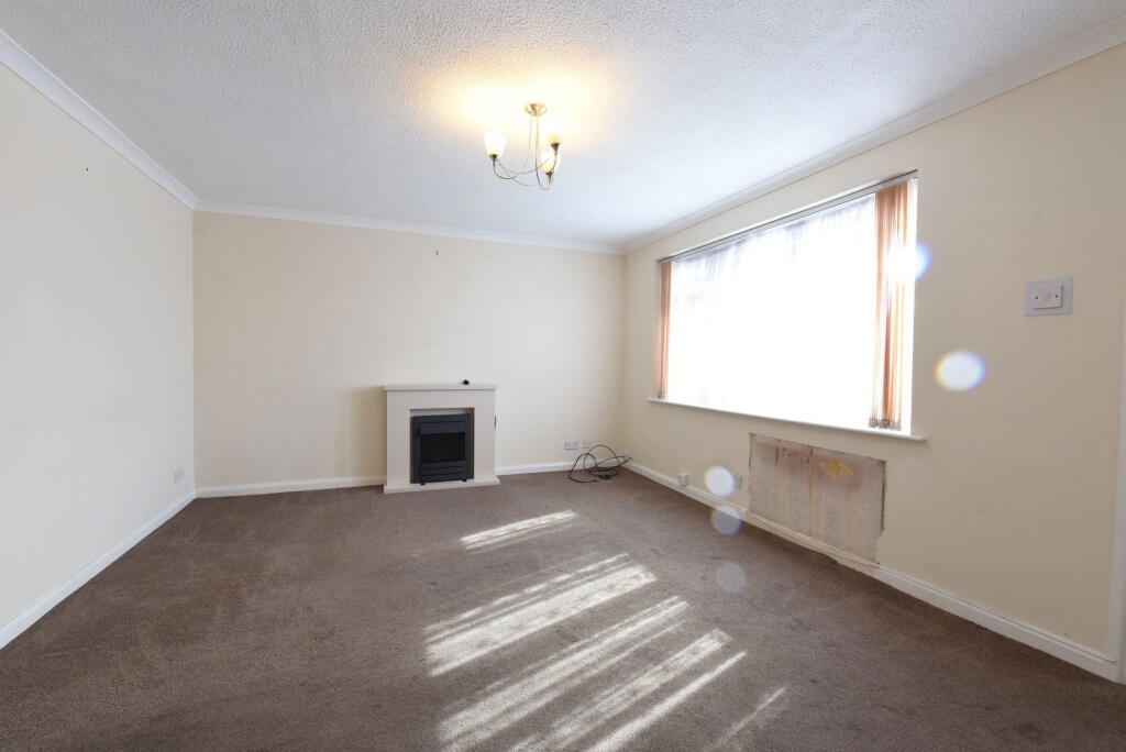 KINGSWINFORD, Grant Close photo 2