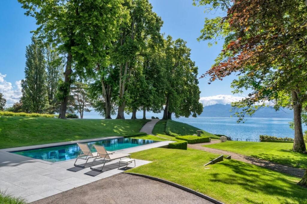 Main image of property: Vaud, St-Prex