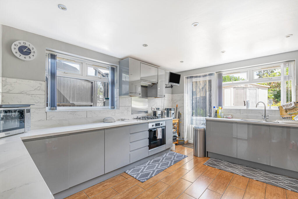 House in Harrow - View 3