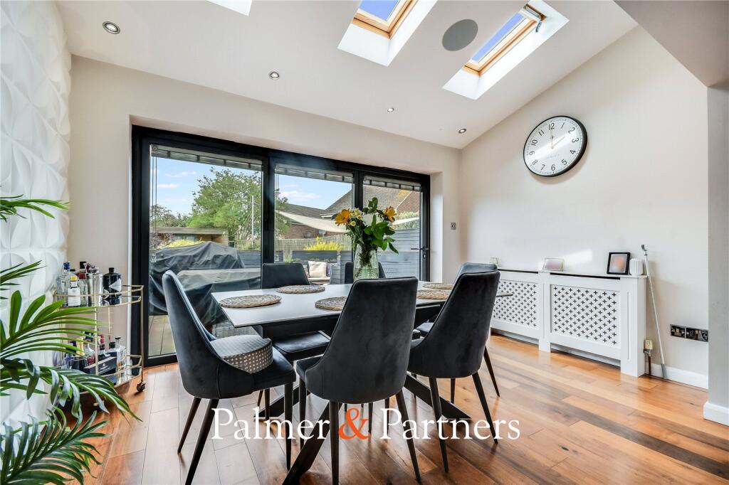 Main image of property: Skylark Walk, Chelmsford, Essex, CM2