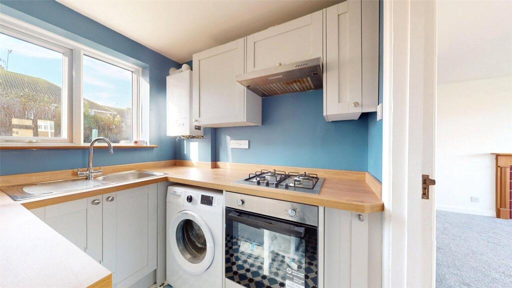 Park House, Seamill Park Crescent, Worthing, BN11 photo 4