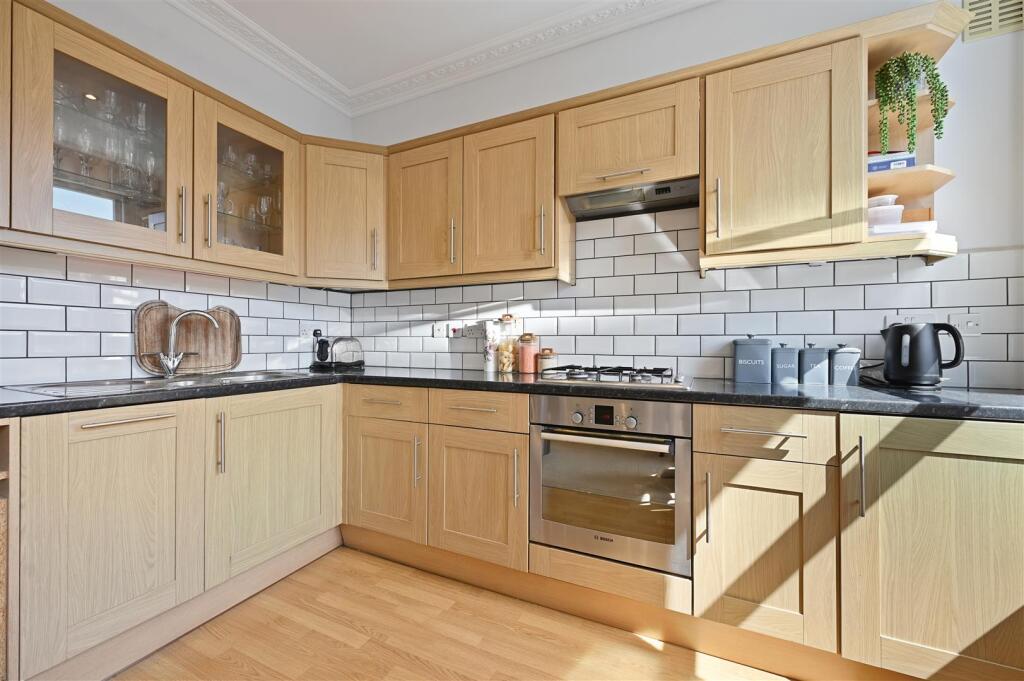 Apartment in London - View 4