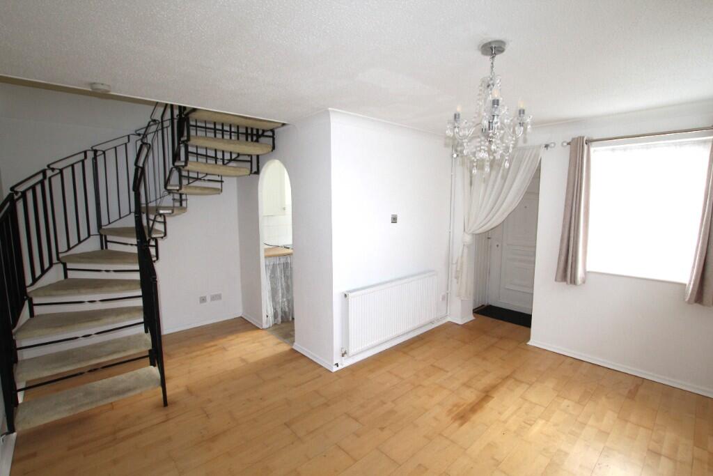 Manorfield, Ashford, Kent, TN23 photo 2