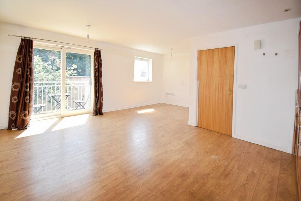 House in Bedford - View 6
