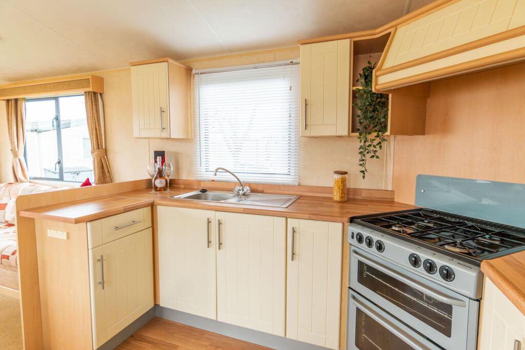Willerby Richmond, Marine Holiday Park, Cefndy Road, Rhyl, Denbighshire, LL18 2HG photo 3