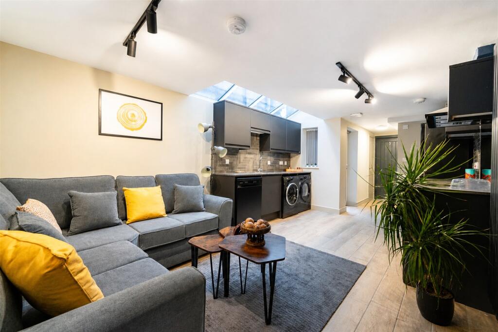 House in Birmingham - View 3
