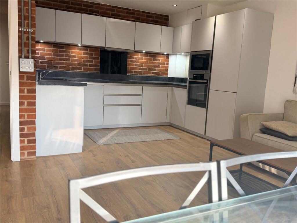 Apartment in Watford - View 4