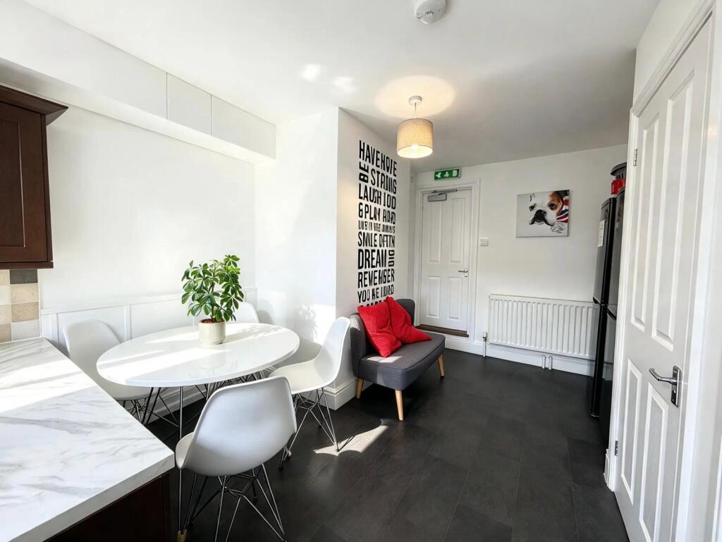 House in Swindon, Old Town - View 4