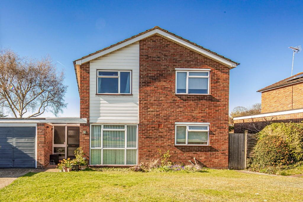 Main image of property: 19 Lockstile Way, Goring on Thames