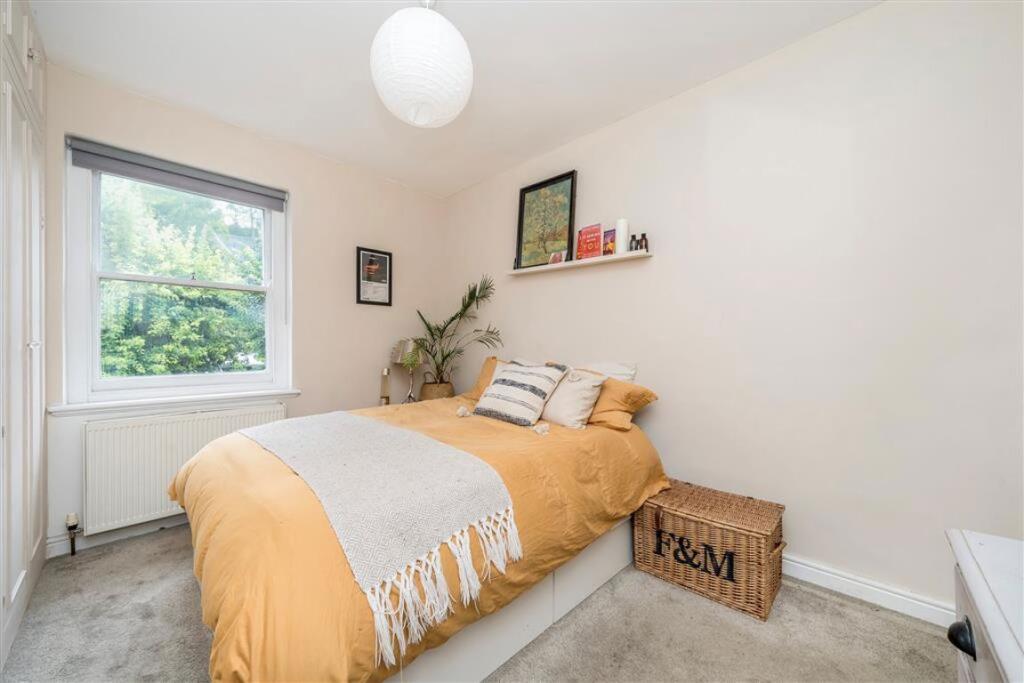 Apartment in London - View 5