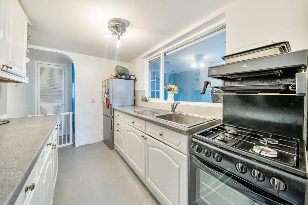 Albert Street, Gosport, Hampshire, PO12 - View 4
