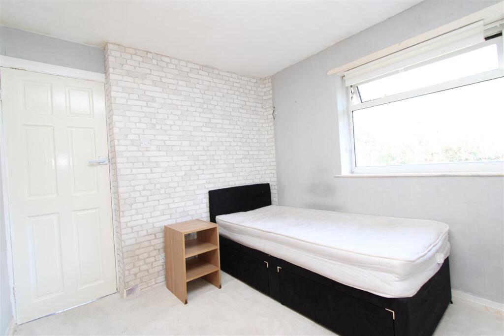 Additional image 21 of Kingsdale Crescent, Bradford