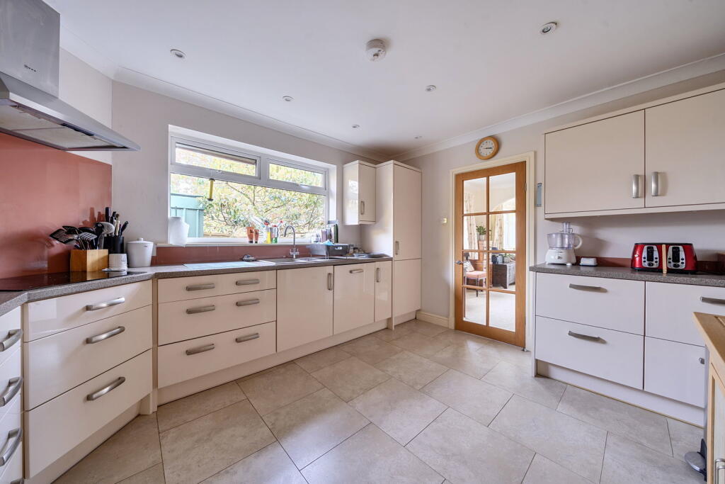 Ranksborough Drive, Langham photo 3
