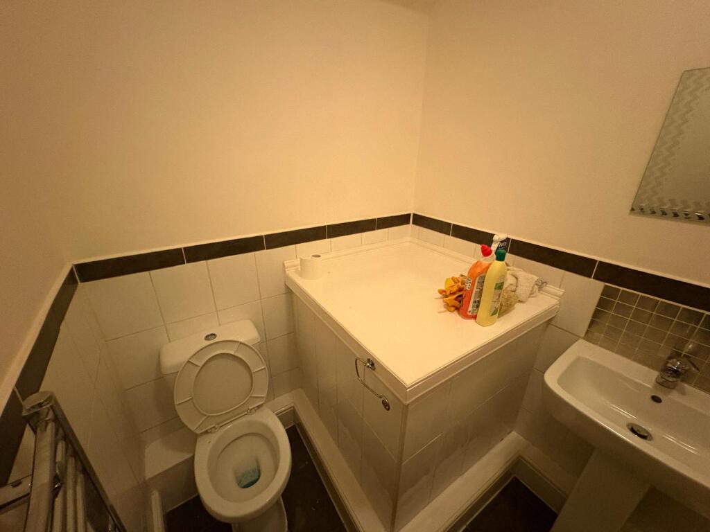 House in Tameside, Greater Manchester - View 5