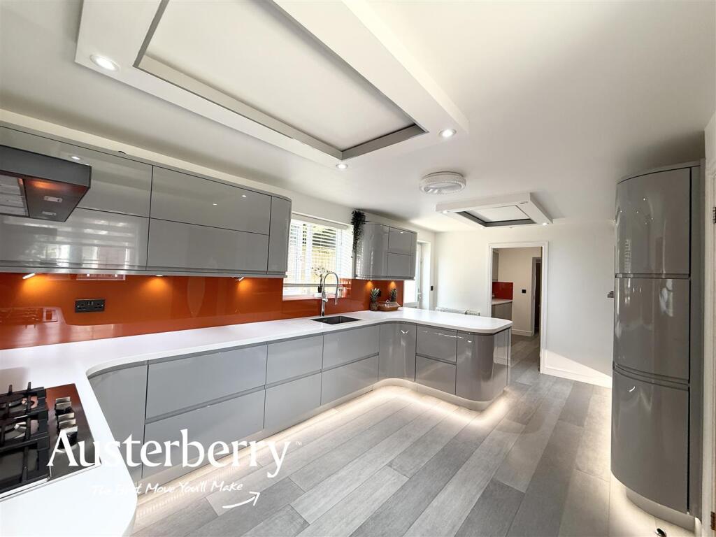 House in Stoke-on-Trent - View 3