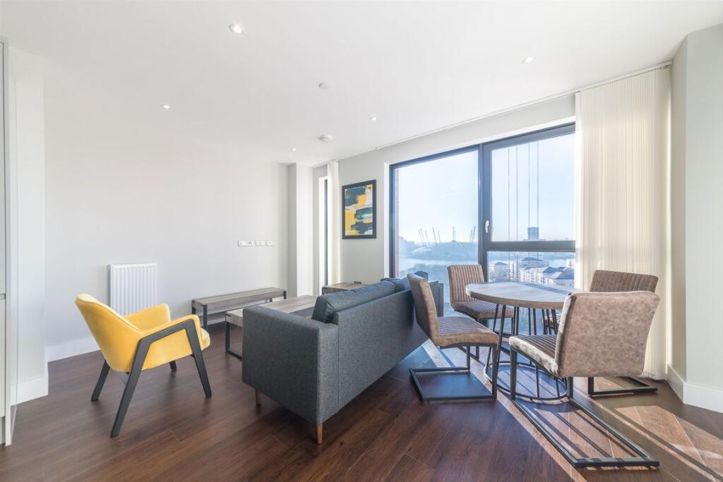Silvocea Way, Royal Wharf - View 5