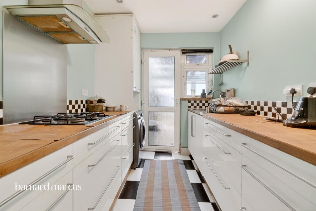 House in London, Mitcham - View 3