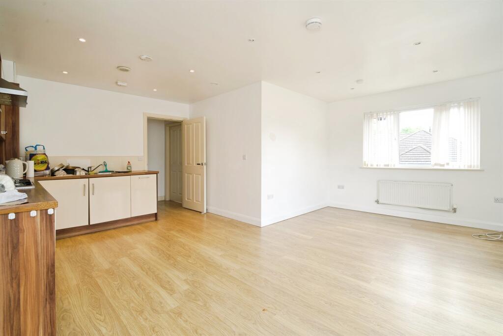 Apartment in Barnsley, South Yorkshire - View 2