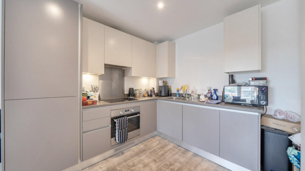 Apartment in London - View 5