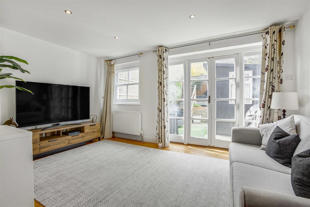 Apartment in London - View 2