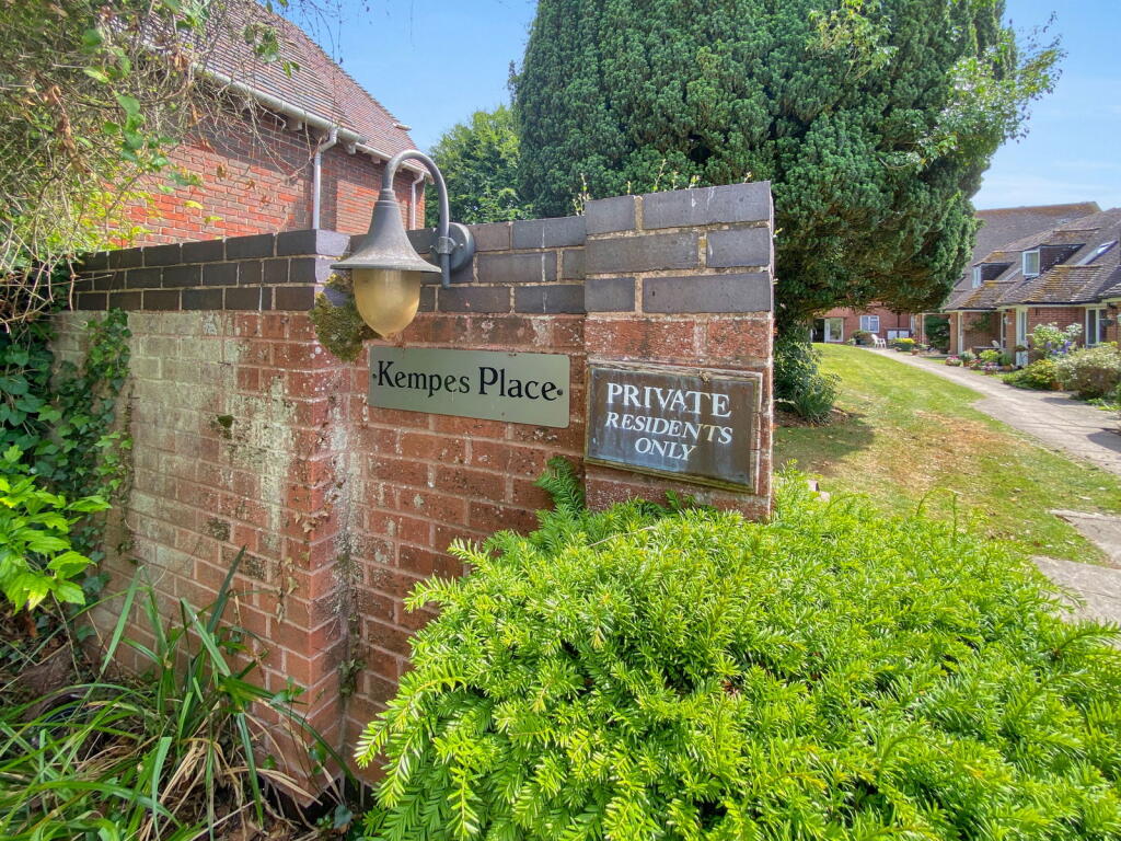 Upper Bridge Street, Wye, Ashford, Kent, TN25 5AX photo 4
