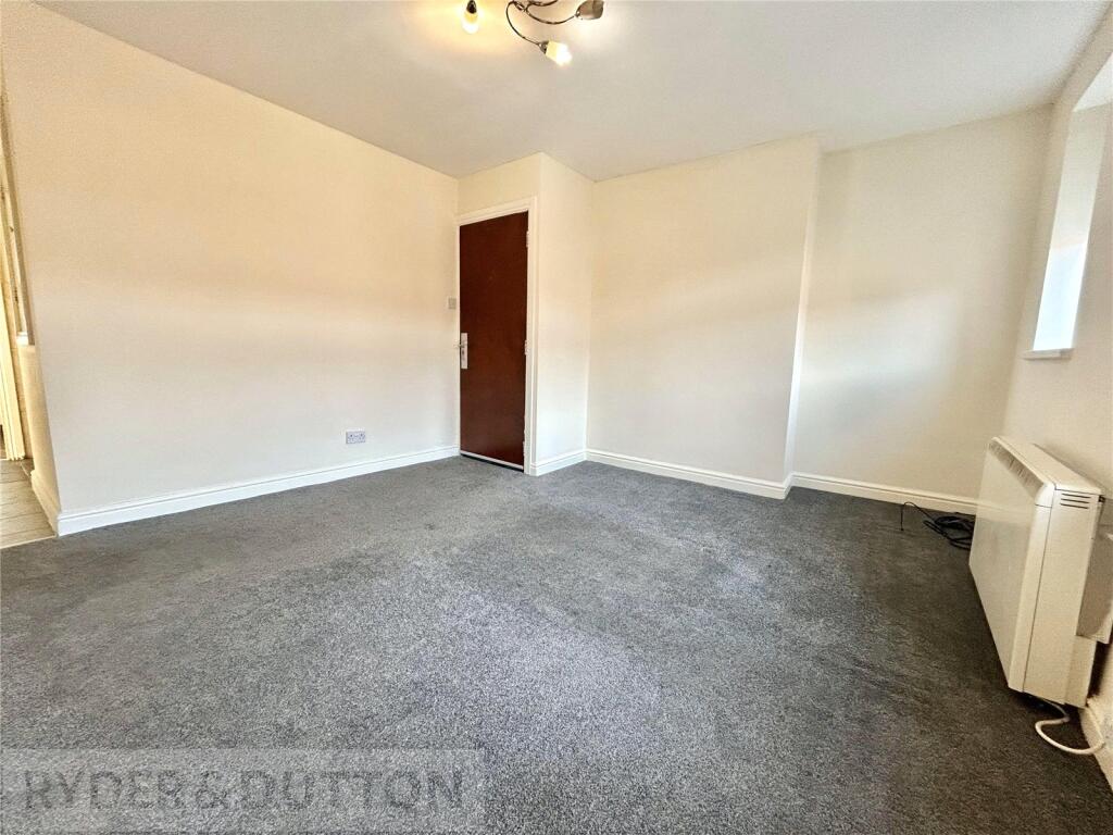 Apartment in Oldham, Cowhill, Chadderton - View 3