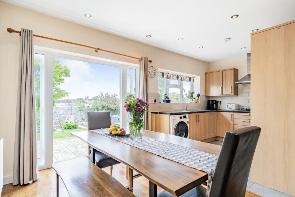 Crathie Road, Lee, London, SE12 photo 3