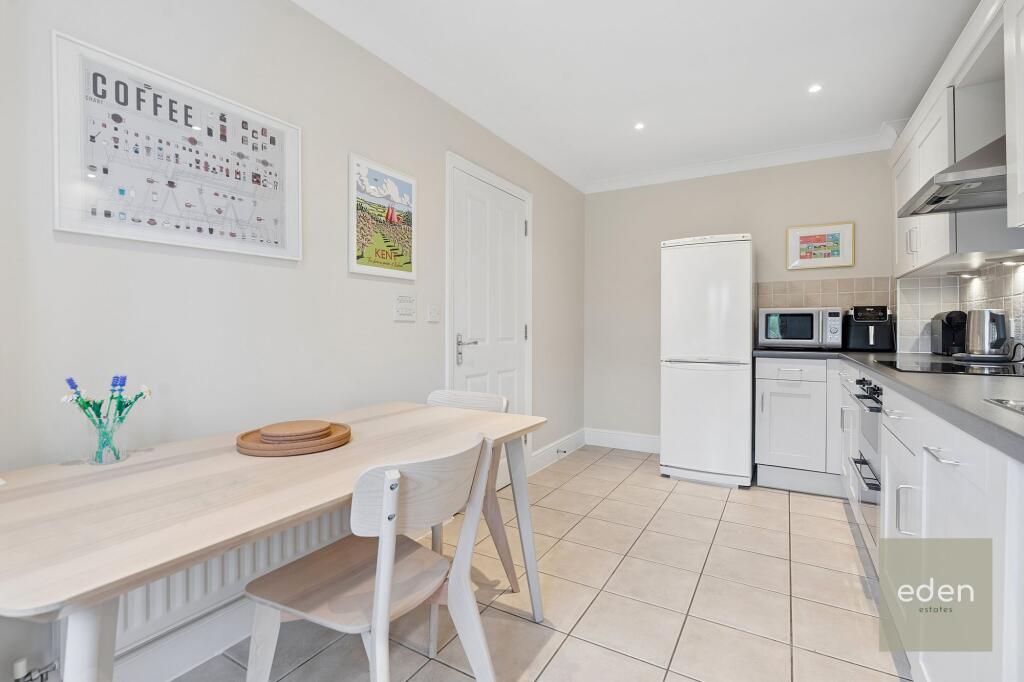 House in Tonbridge and Malling, East Malling and Larkfield - More
