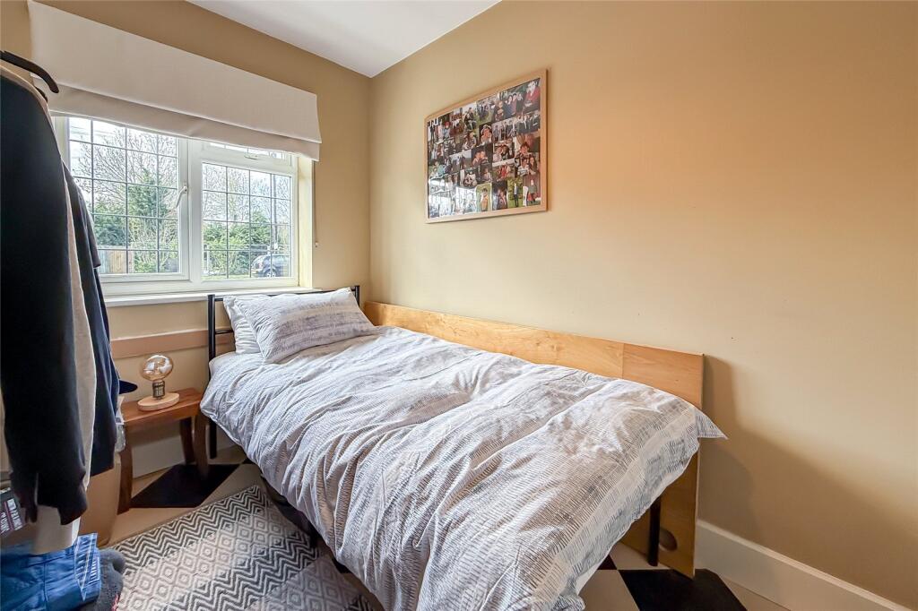 Additional image 20 of Laburnum Grove, St. Albans, Hertfordshire, AL2