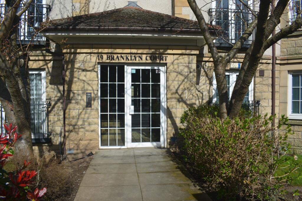 Main image of property: 1/1, 19 Branklyn Court, Glasgow, G13 1GL