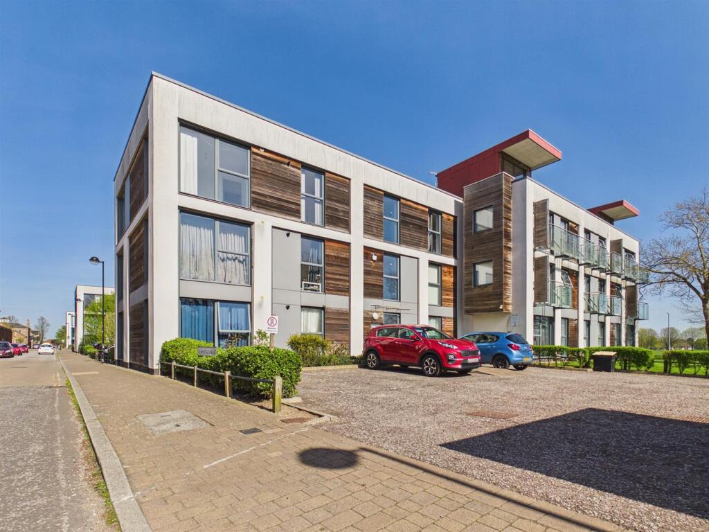Apartment in Colchester, New Town - View 4
