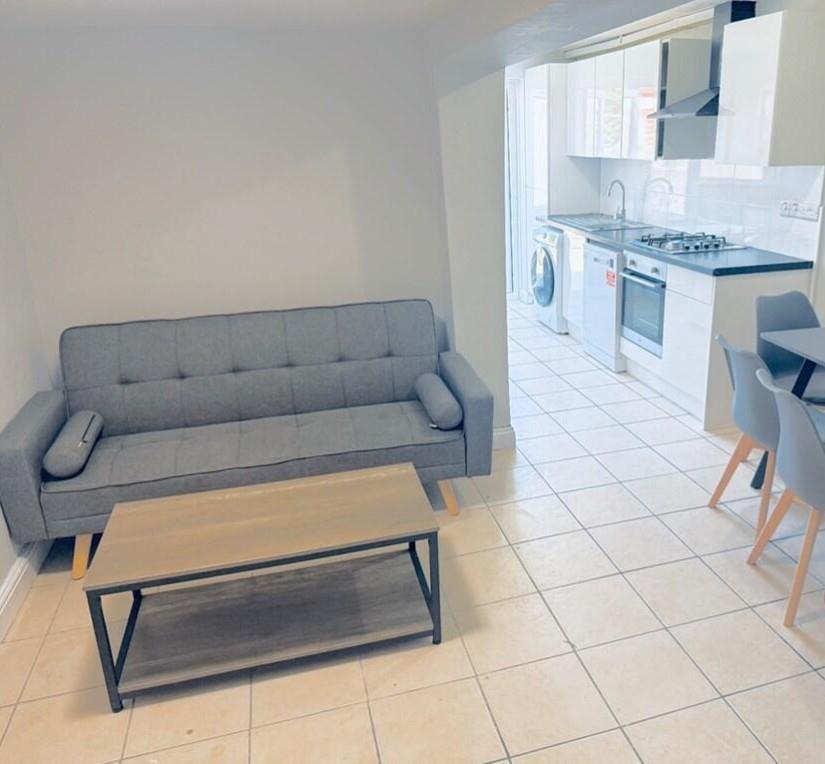 Main image of property: Northfield Road, Reading, RG1