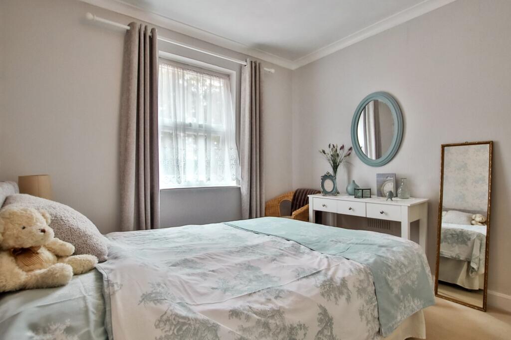 House in Worcester, Worcestershire - View 4
