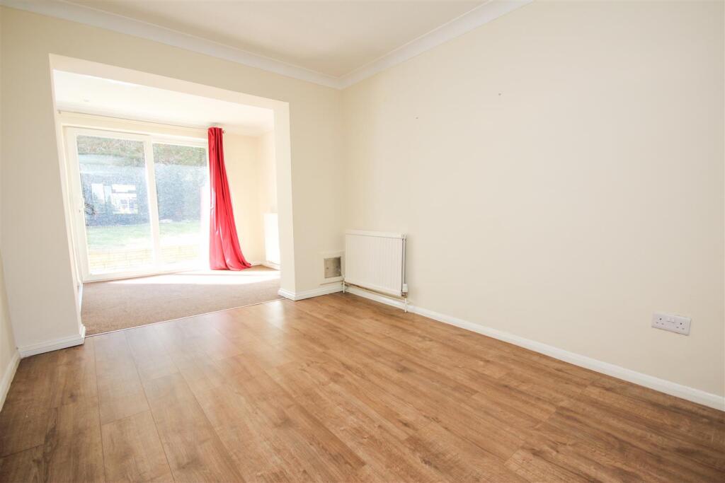 House in Wellingborough, Redhill Grange - View 4