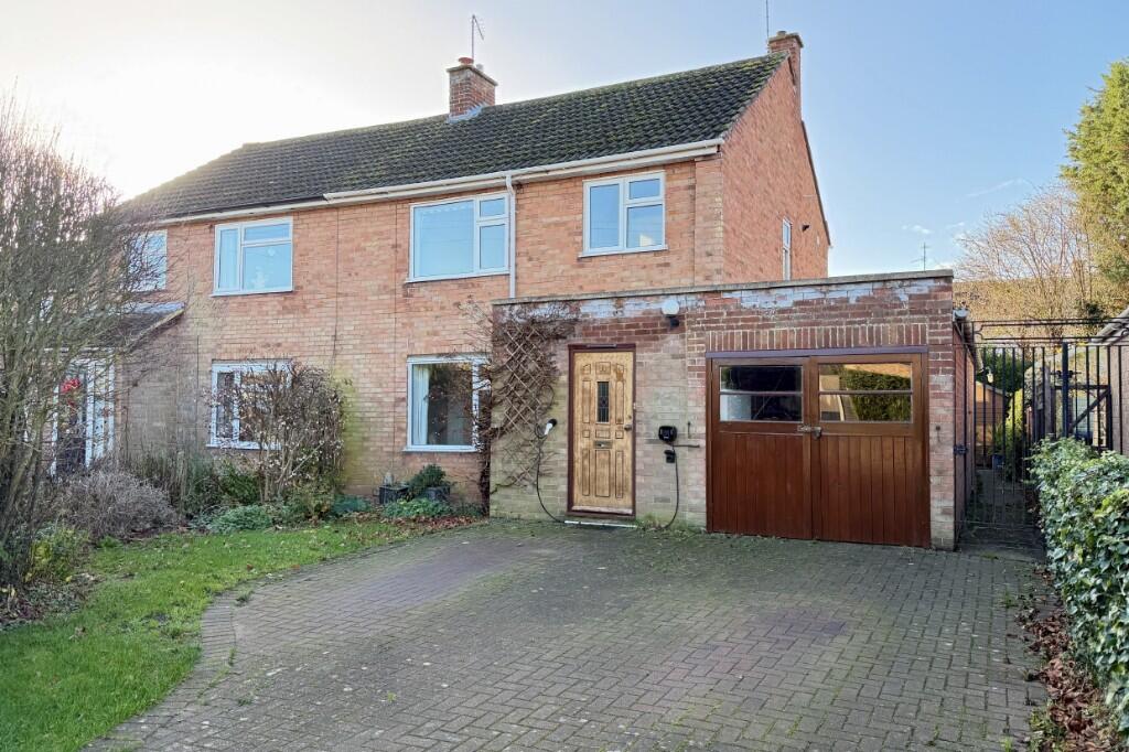 Main image of property: 22 Tudor Road,Godmanchester, Cambridgeshire. PE29 2DP
