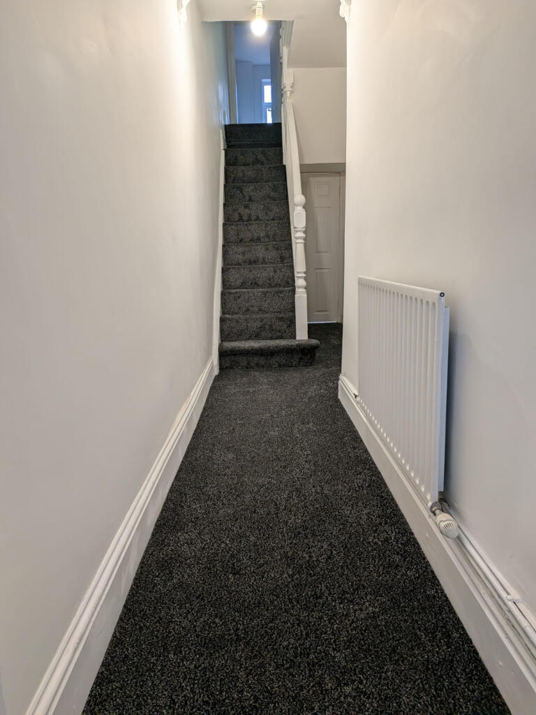 House in Grimsby, New Clee - View 2