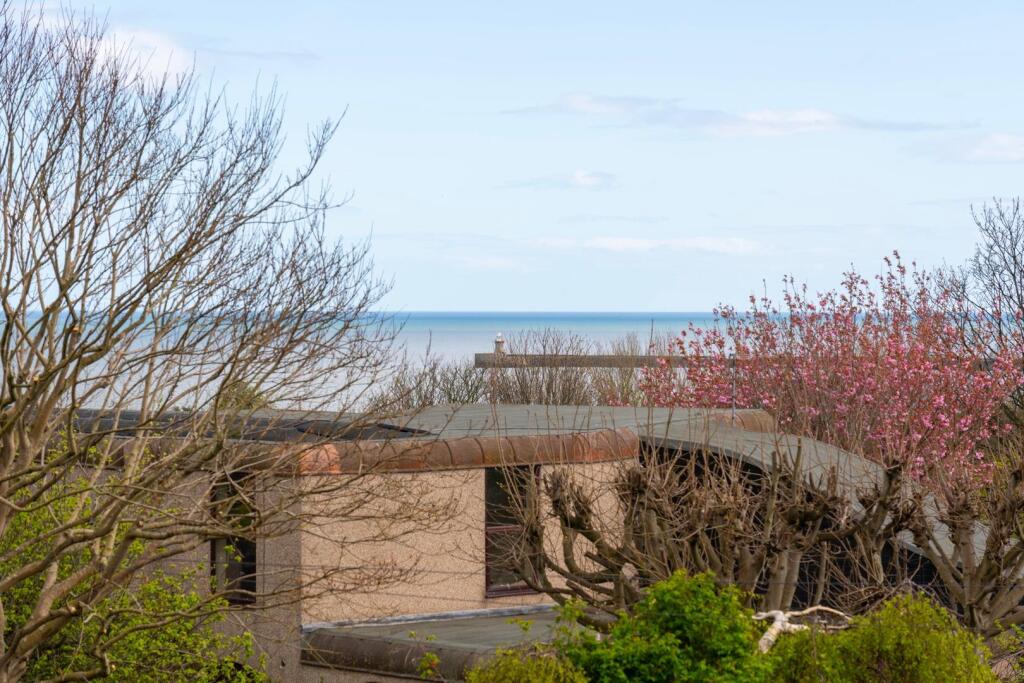 Apartment in North Tyneside, Cullercoats - View 2